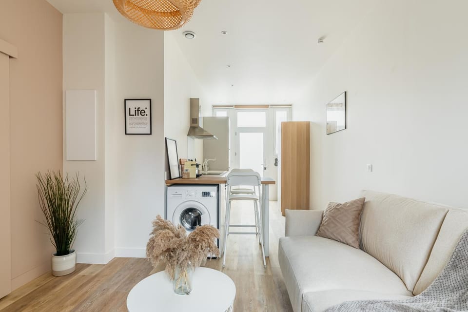 Kitchen or kitchenette, Living room, Seating area, Dining area, pet friendly