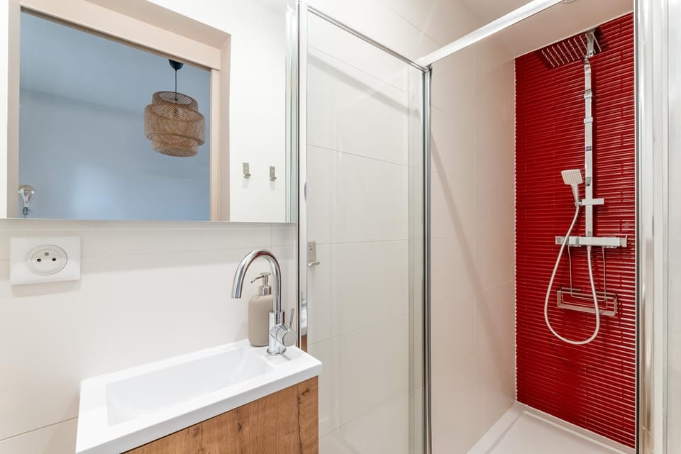 Shower, Bathroom