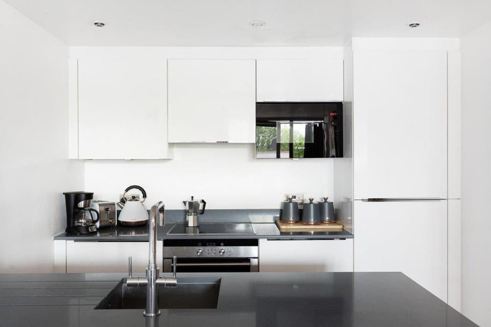 Stylish apartment with underground parking Apartment in London