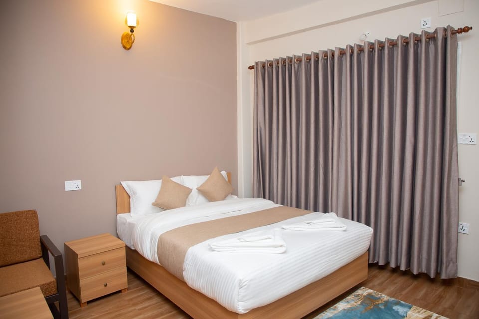 Bed, Seating area