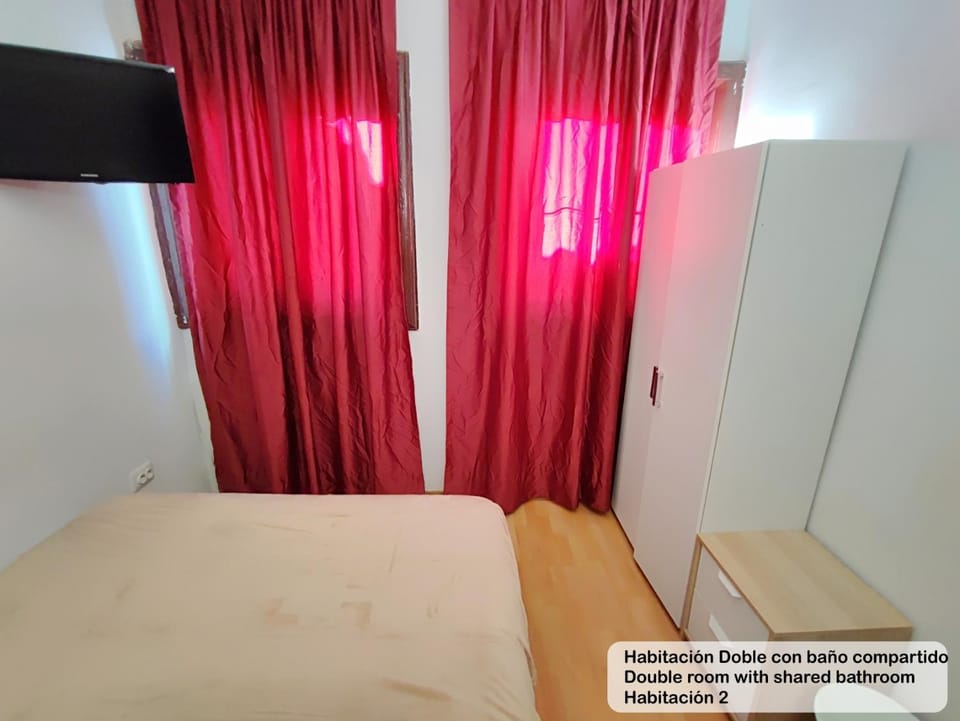 Bed, TV and multimedia, Bedroom, fireplace, internet, wardrobe