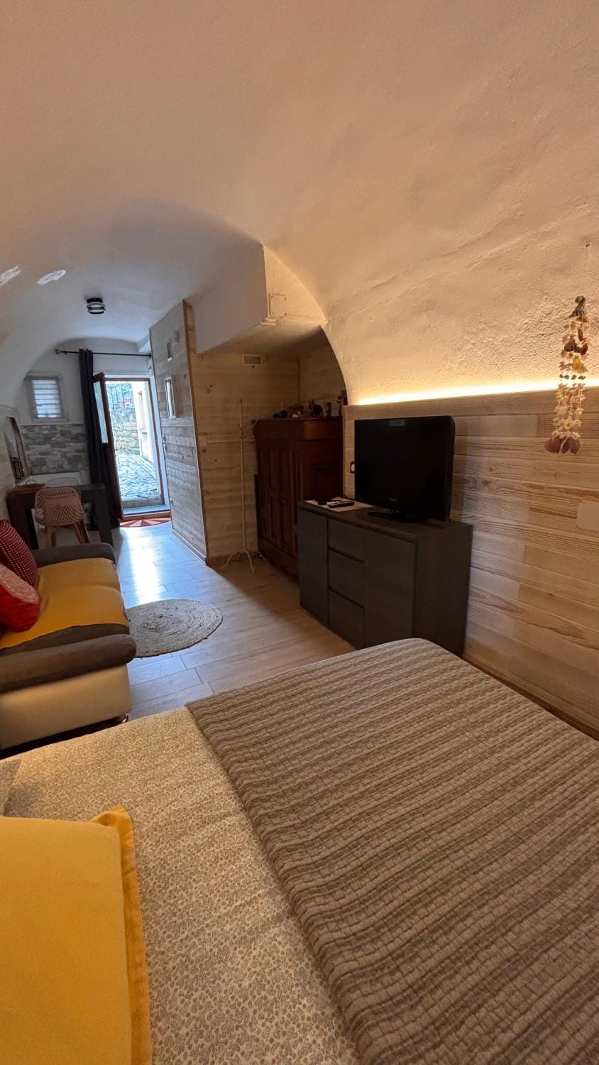 STUDIO (adapté aux motards avec garage fermé) Apartment in Balaruc-les-Bains