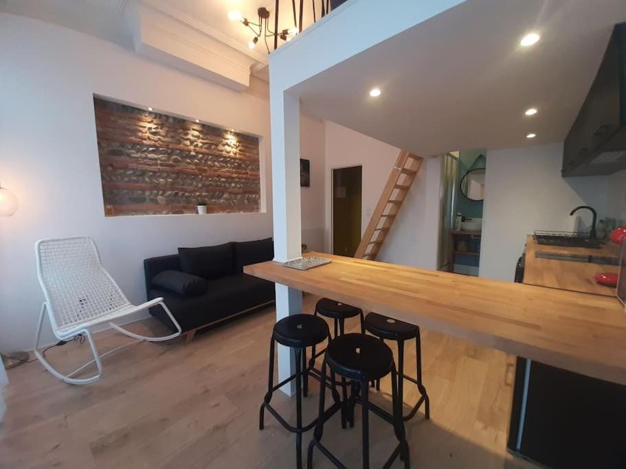 Kitchen or kitchenette, Living room, Dining area