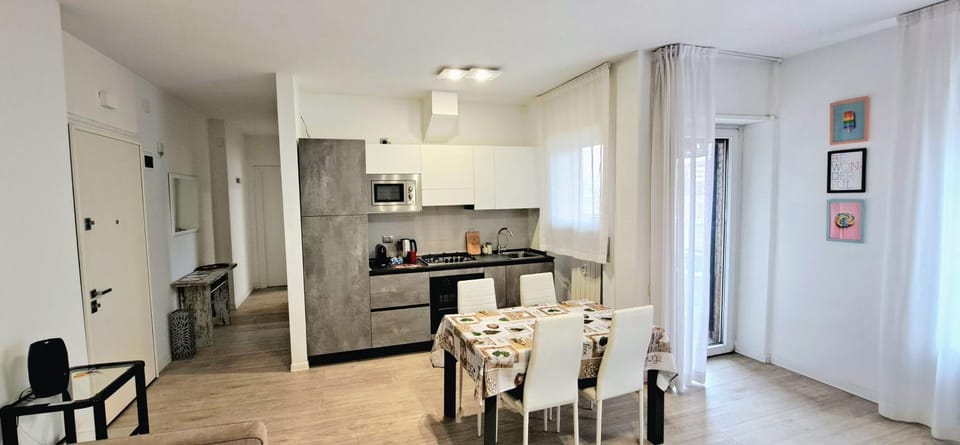 Kitchen or kitchenette, Dining area, minibar, pet friendly, stove