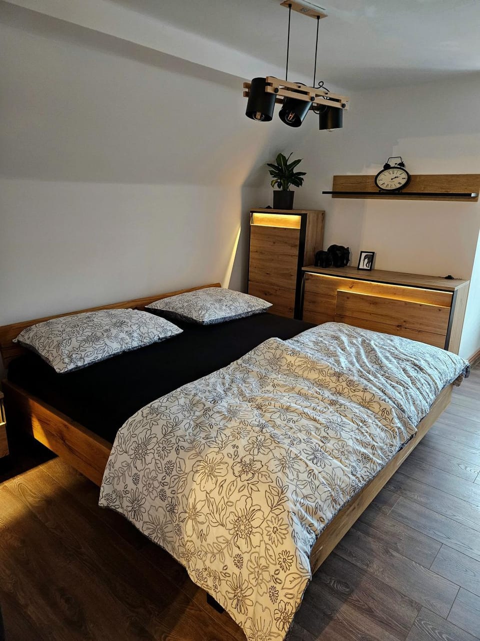 Bed, Bedroom