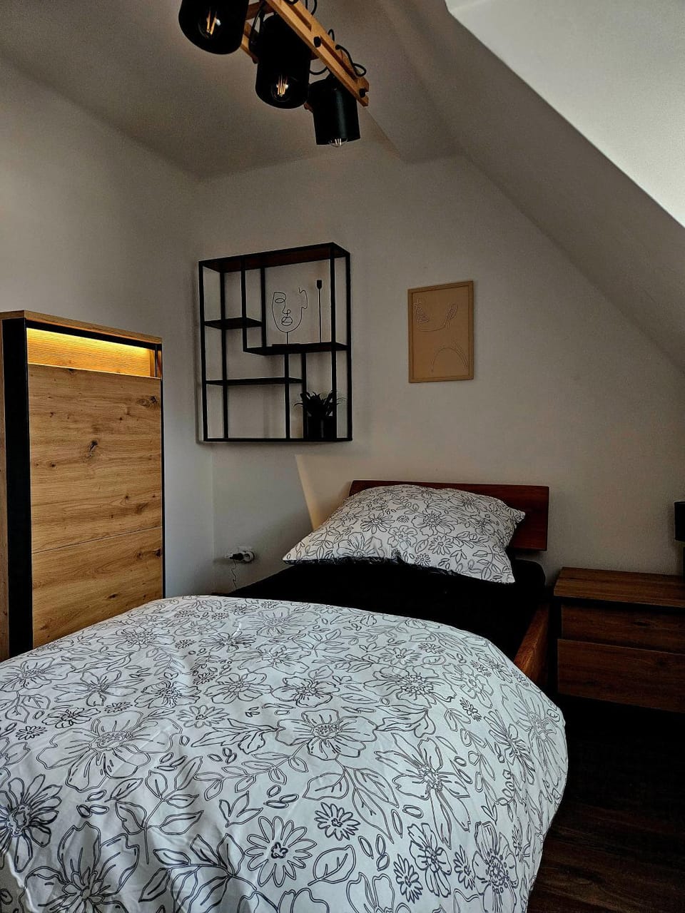 Bed, Bedroom