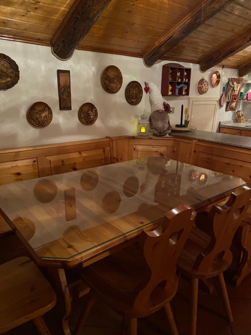 Seating area, Dining area