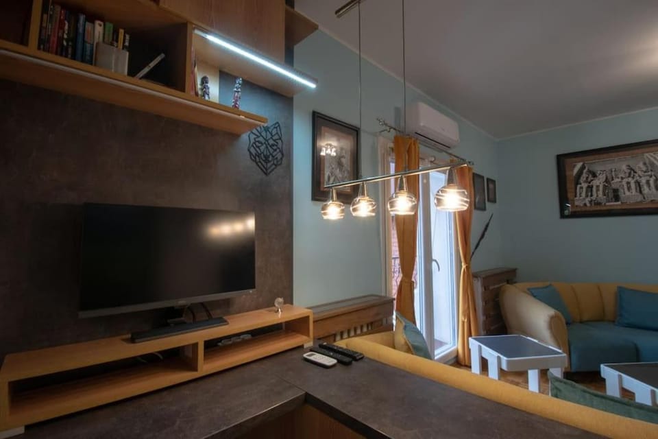 Yellow Sky Apartment * Spacious with free parking Apartment in Novi Sad