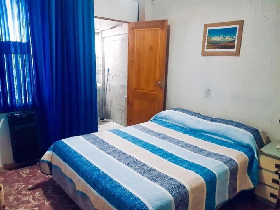Hostel Otro Mundo Bed and Breakfast in Godoy Cruz