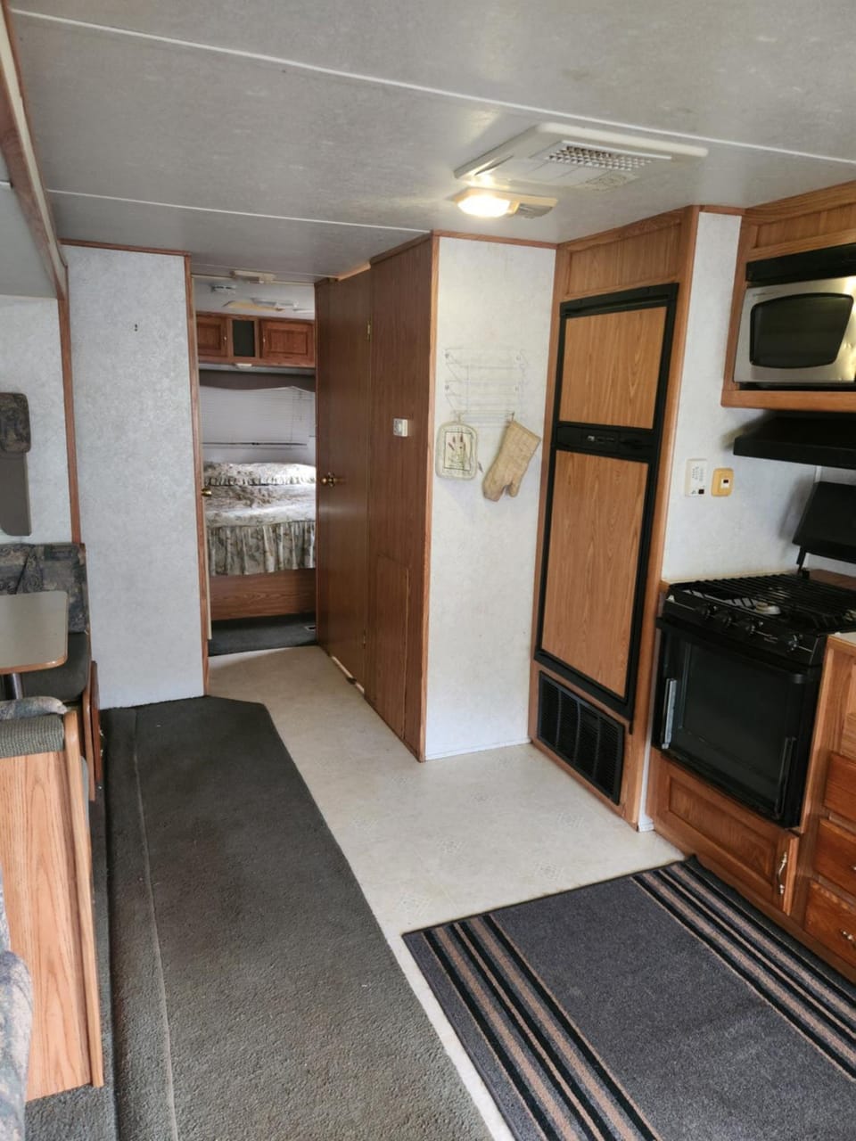 Kitchen or kitchenette, oven, stove