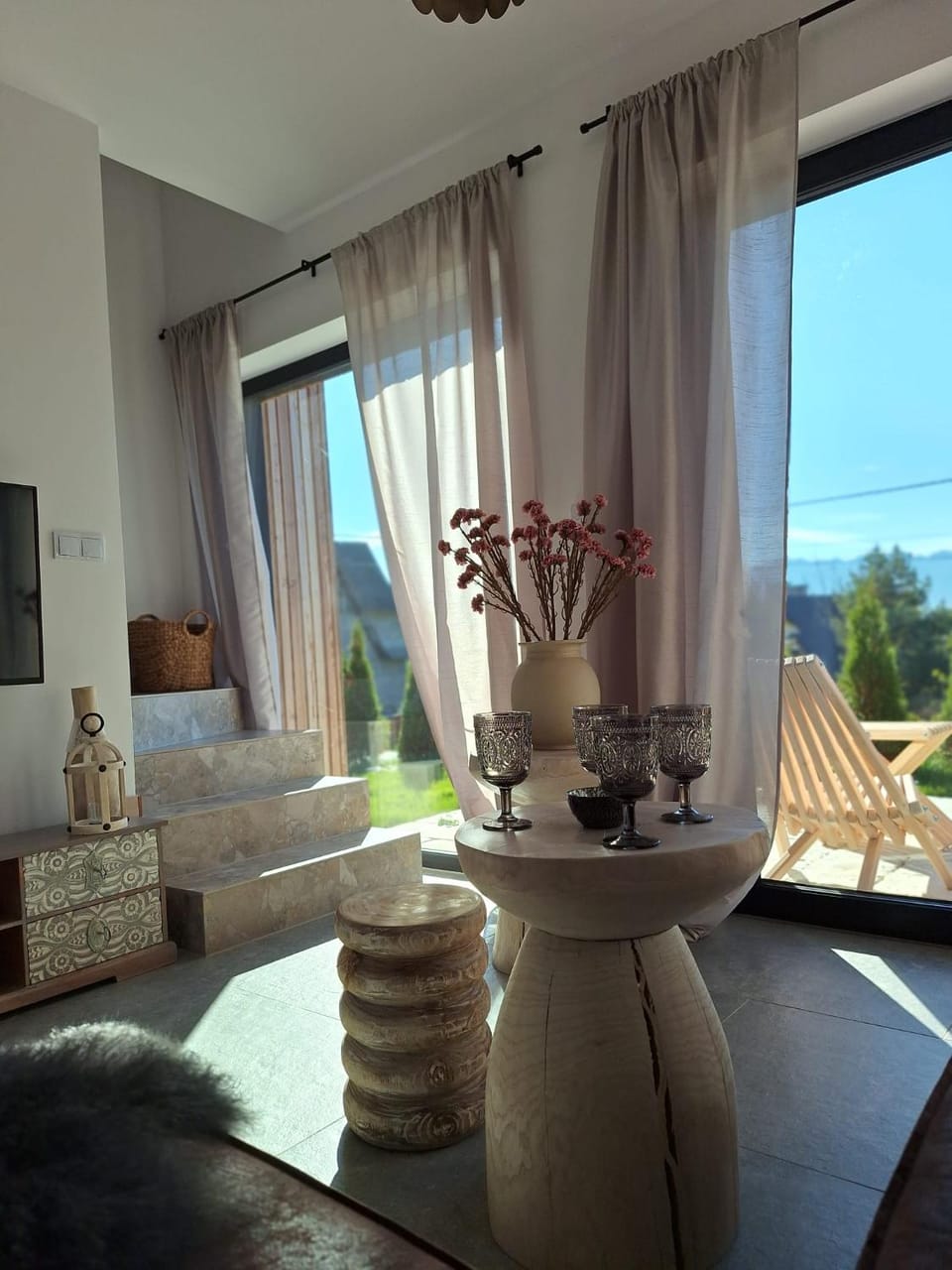 Living room, Seating area, Mountain view