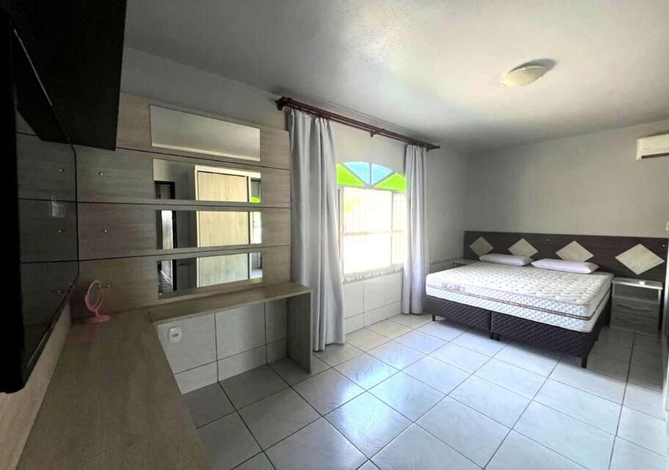 Bed, Bedroom, air conditioner