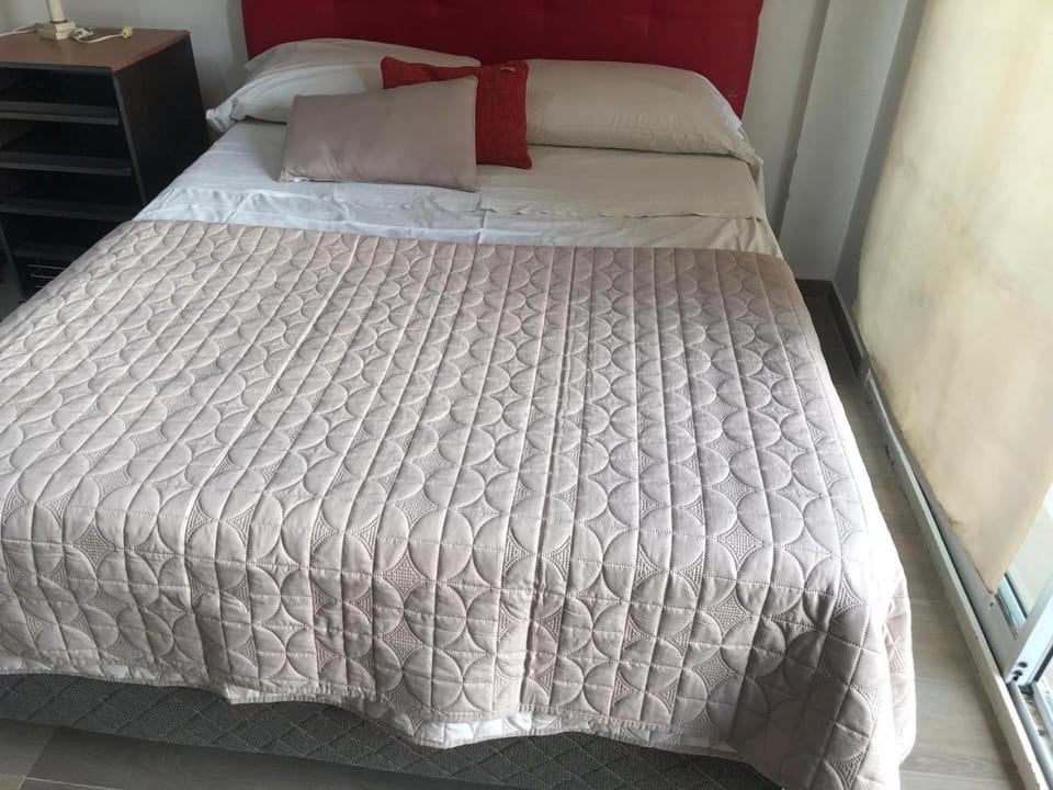 Alquiler por dia av Corrientes 6116 a pasos Movistar Arena 1 2 3 4 5 personas cocheras opcionales wi fi Se Solicita número de contacto Apartment in Buenos Aires