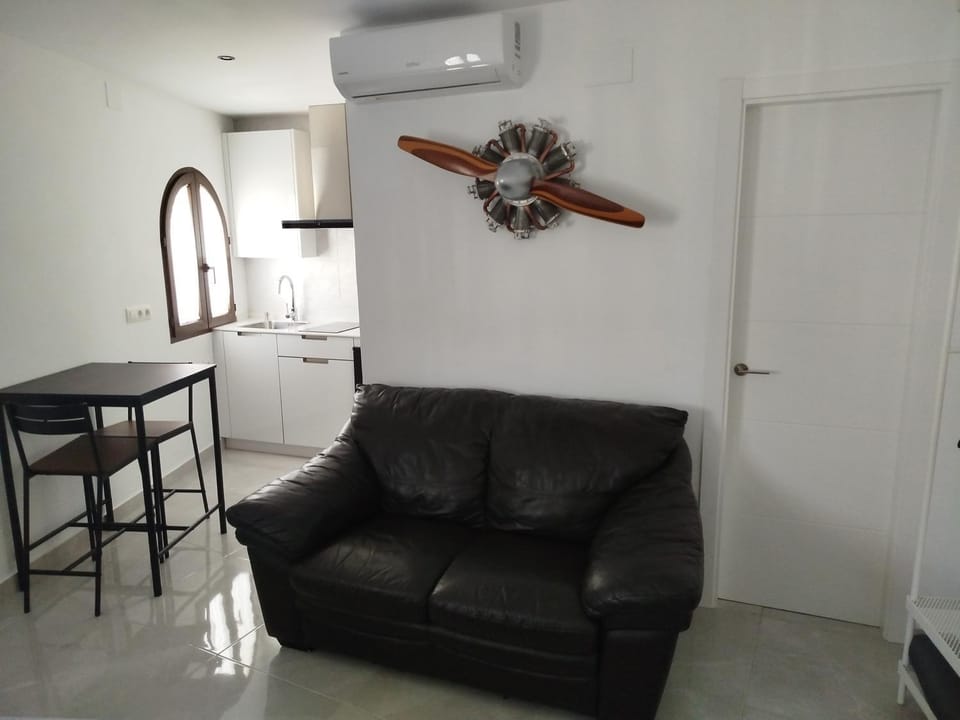 Dining area, air conditioner