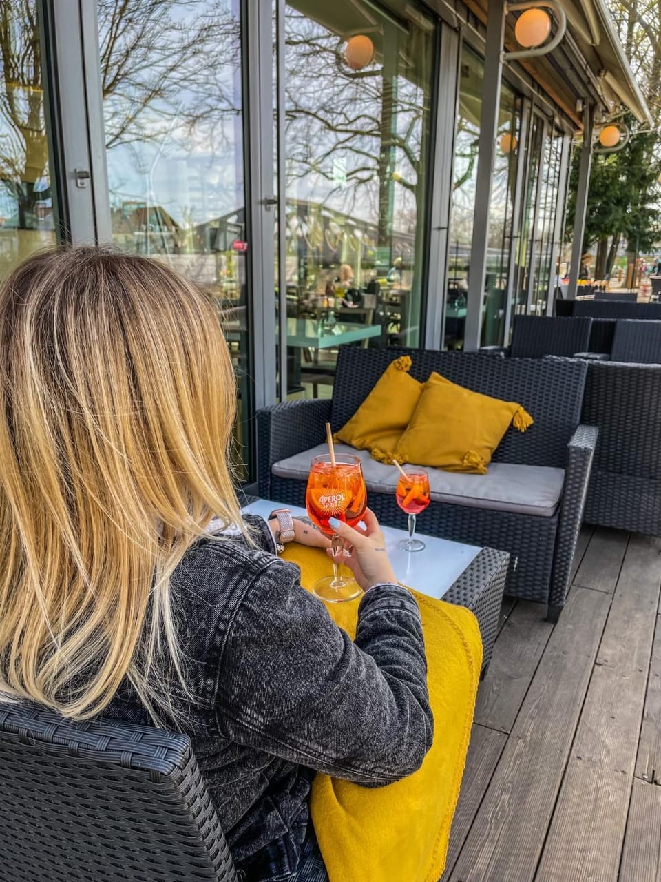 Restaurant/places to eat, Balcony/Terrace, Lounge or bar, Seating area