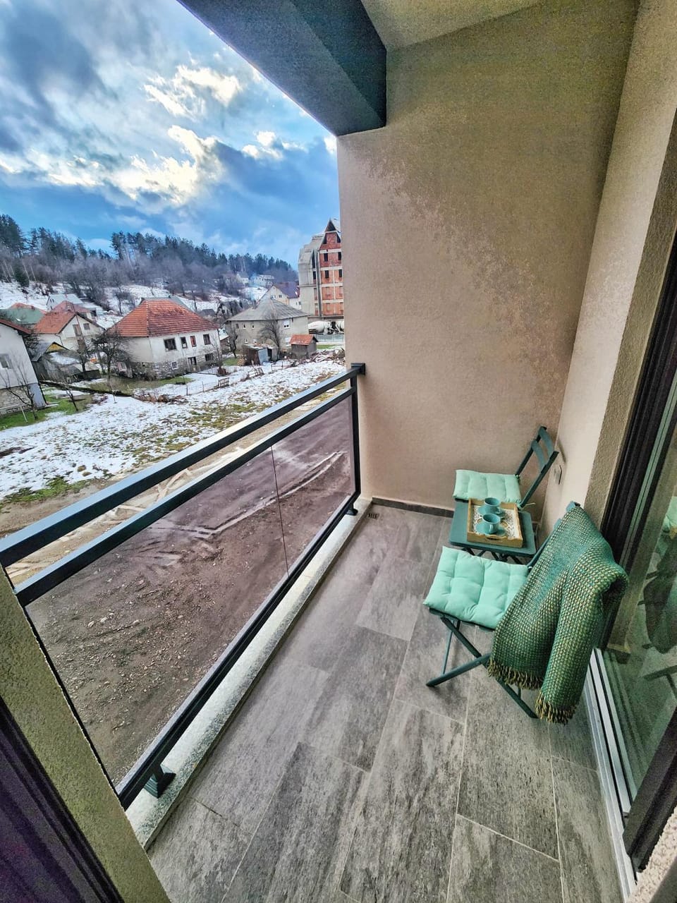 Balcony/Terrace, Mountain view