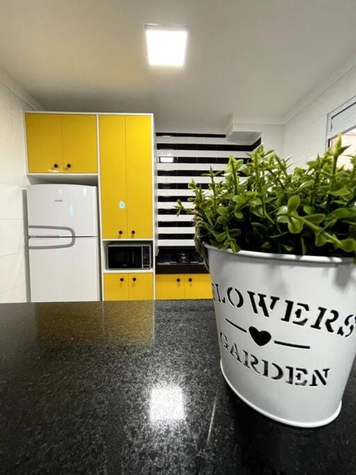 Lagoa Da Prata - apt com ar condicionado Apartment in Londrina