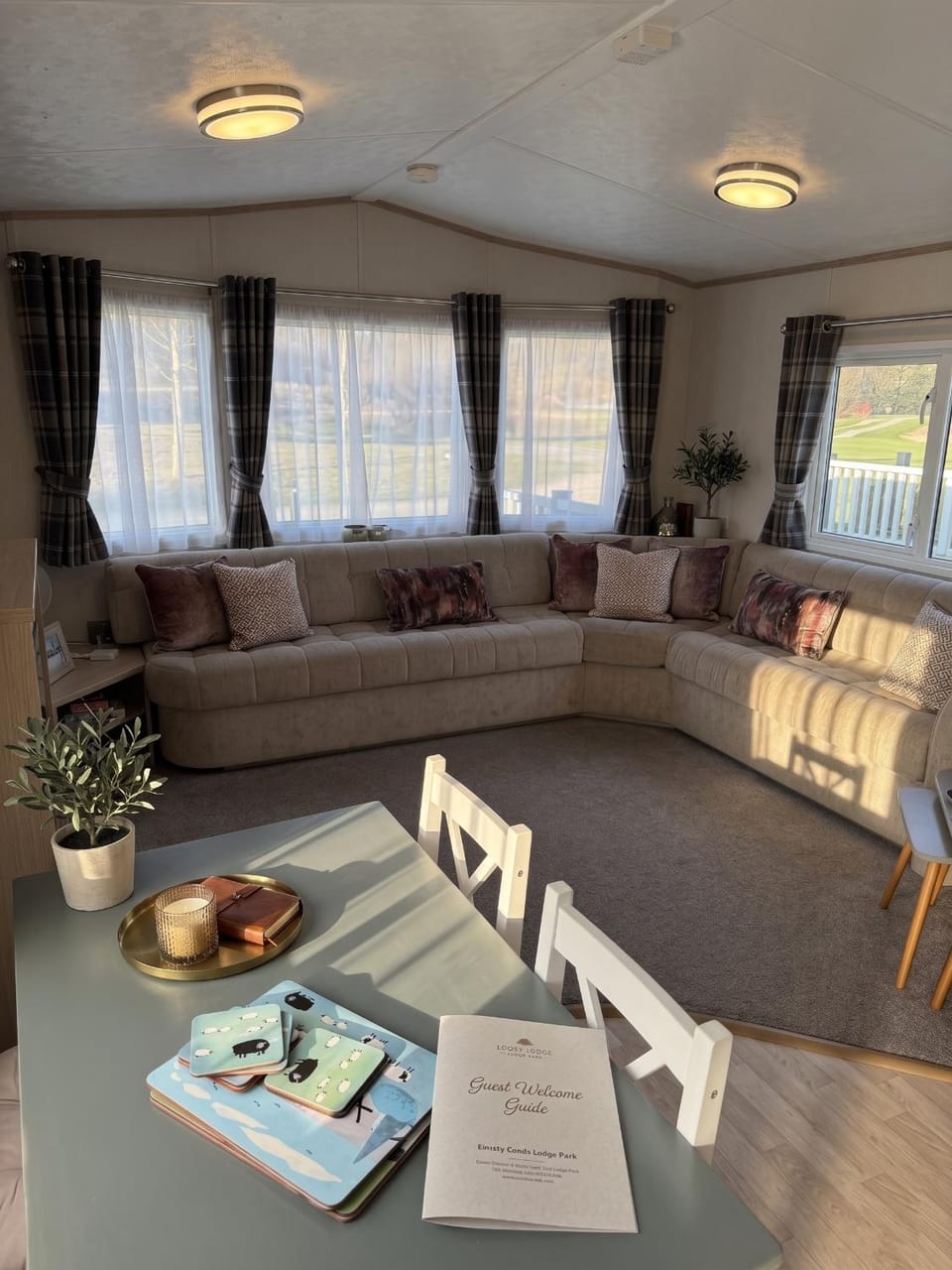 View (from property/room), Living room, Seating area, Dining area