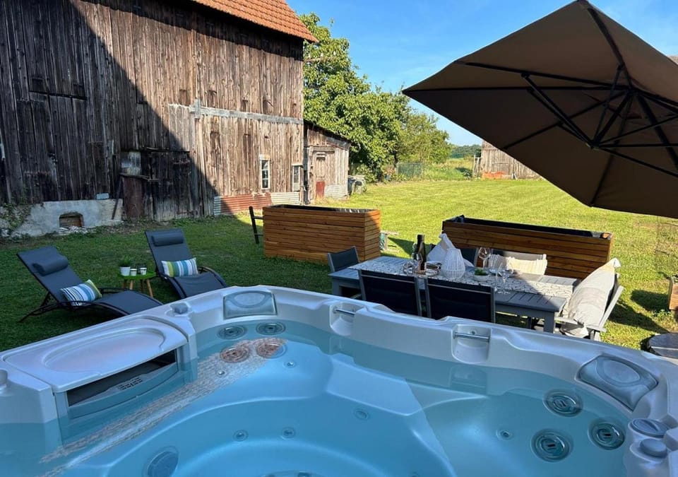 Day, Natural landscape, Children play ground, Garden, Garden, Hot Tub, Spa and wellness centre/facilities, Garden view, sunbed