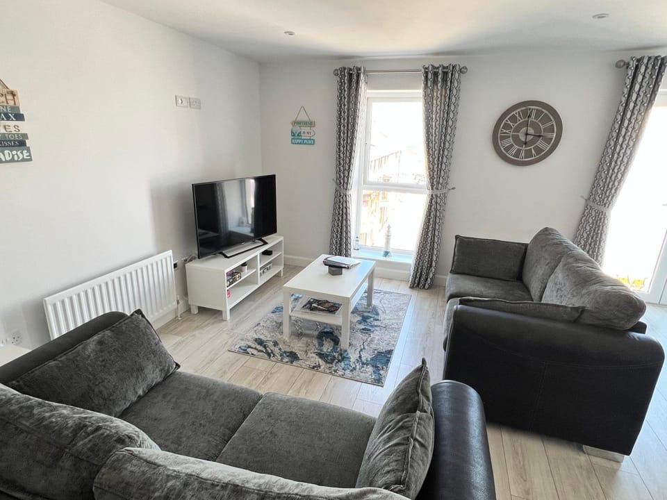 Communal lounge/ TV room, Living room