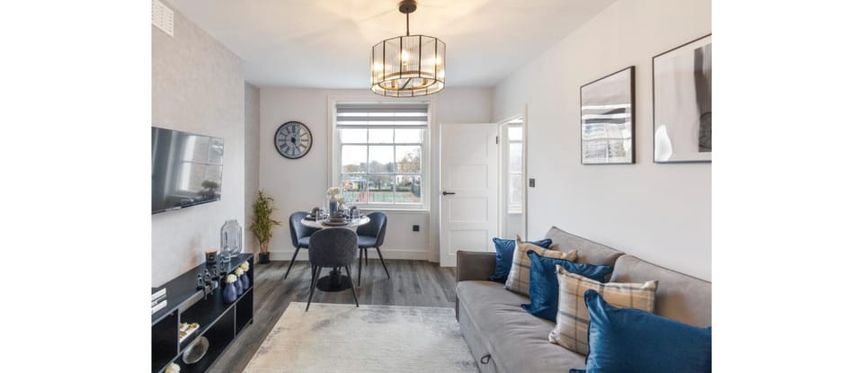 TV and multimedia, Kitchen or kitchenette, Living room, Seating area, Dining area