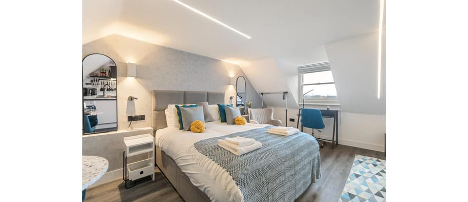 Bed, Photo of the whole room, Bedroom, hair dresser
