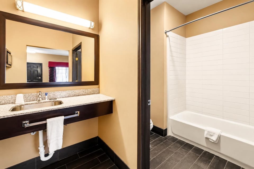 Shower, Bathroom, Bath, towels