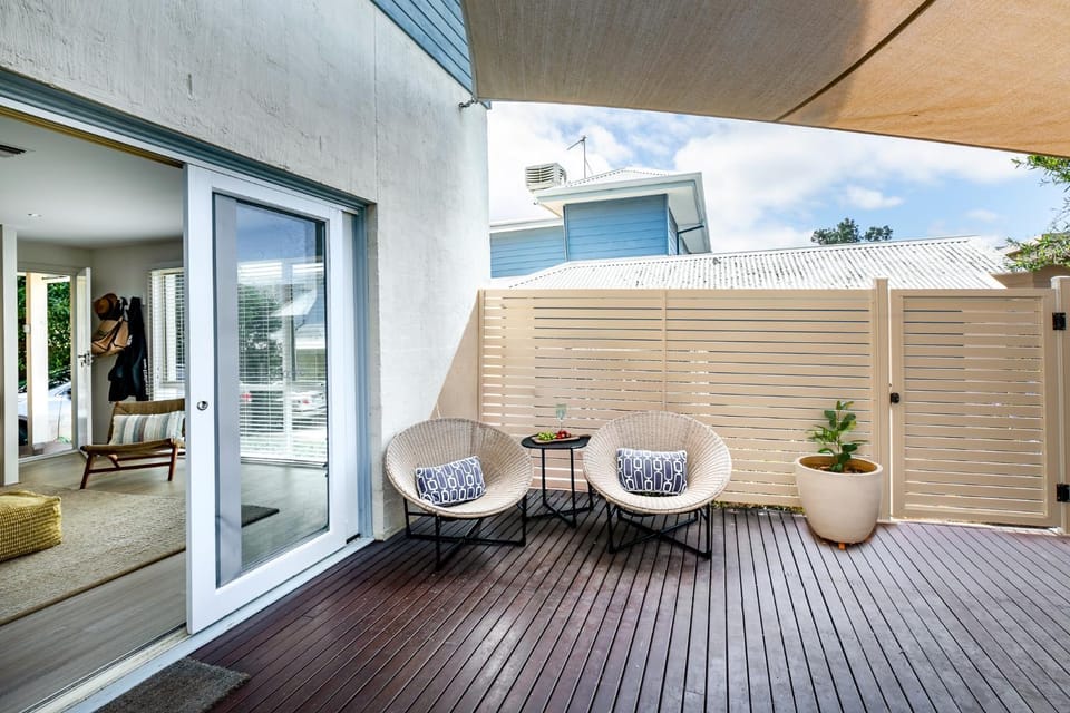 Lookout 100m to the Ocean and Pet-Friendly House in Ocean Grove