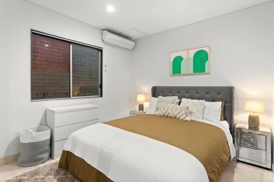 Stylish Spacious Modern 1 BDR Balcony BBQ AirCon Lift Apartment in Sydney