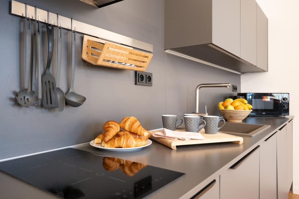 Kitchen or kitchenette, Food and drinks, Food, stove