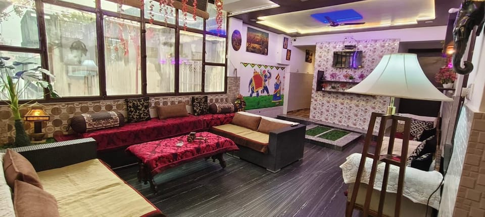 TV and multimedia, Living room, Seating area
