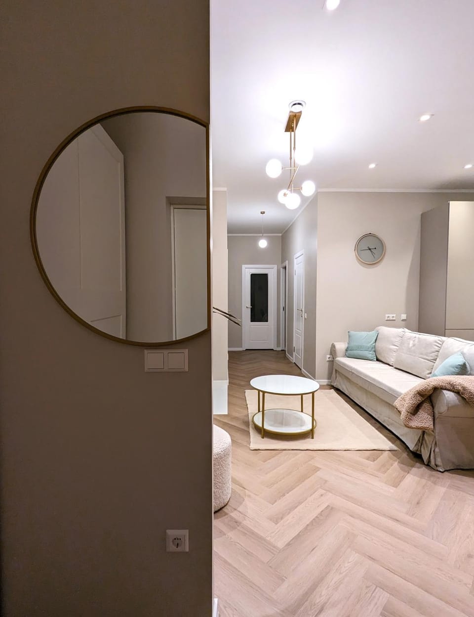 Living room, Photo of the whole room