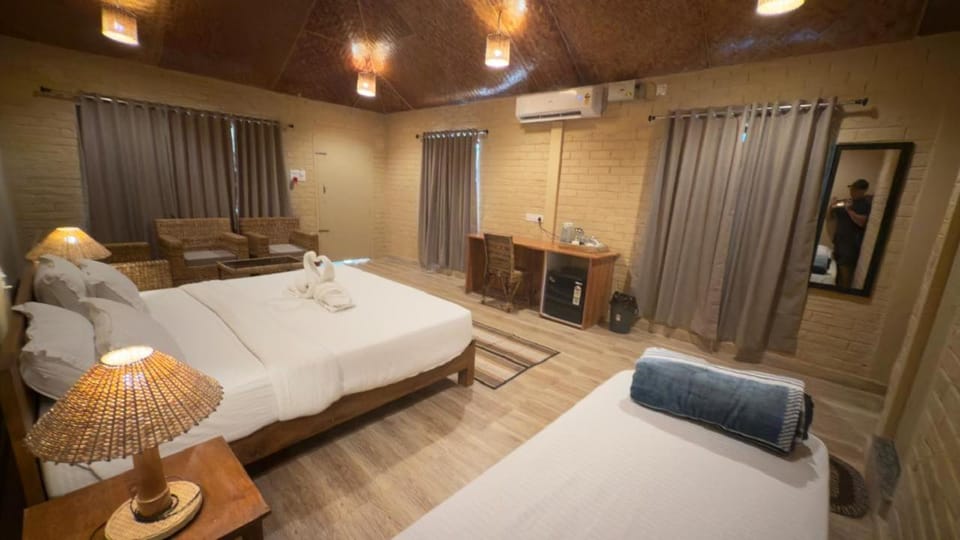 Photo of the whole room, Bedroom, air conditioner