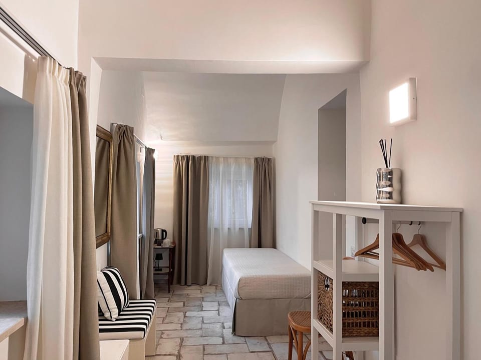 Bedroom, wardrobe