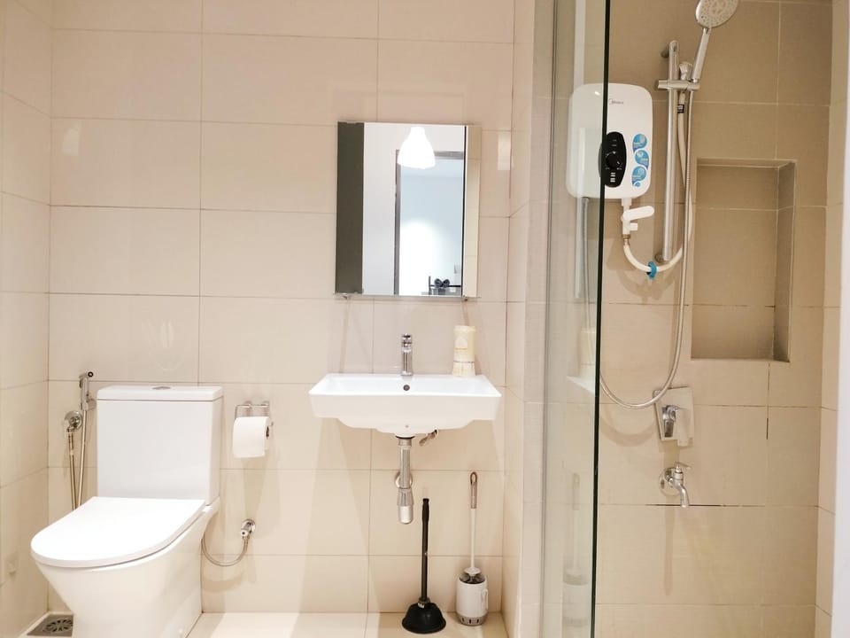 Paradigm Residence 8-10 Pax Apartment in Johor Bahru