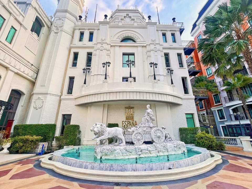 Property building, Facade/entrance