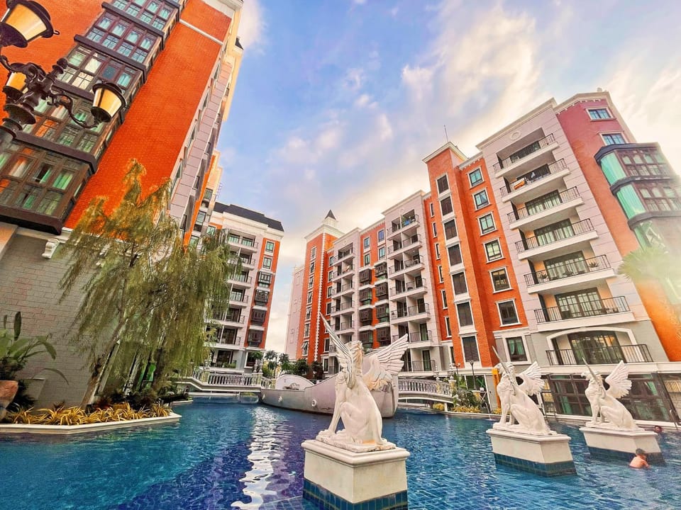 Property building, Pool view, Swimming pool