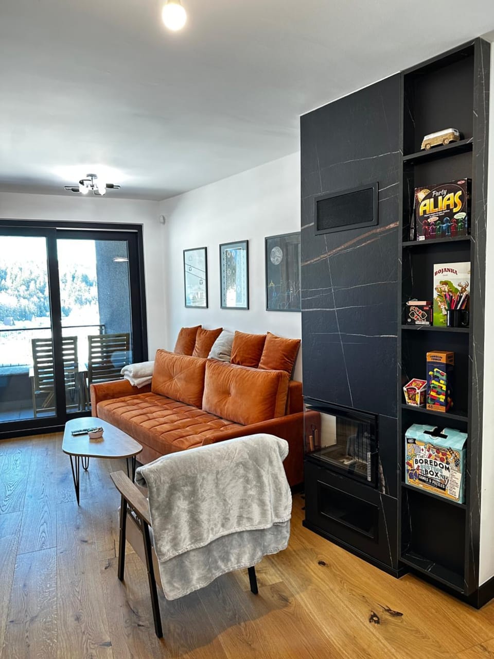 Living room, Seating area, fireplace