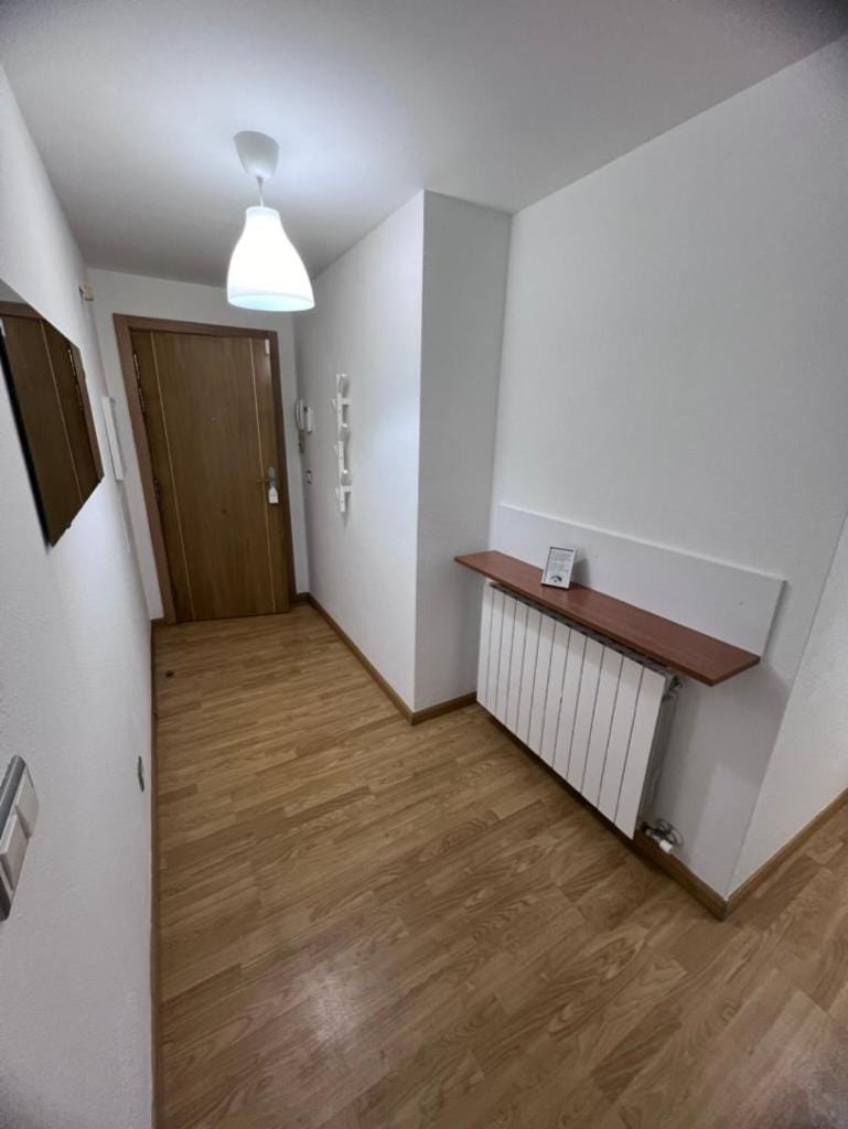 Apartamento en Sabiñánigo para grupos con amplia y soleada terraza Apartment in Aragon