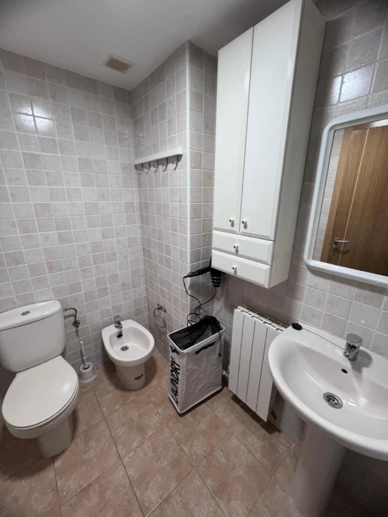 Apartamento en Sabiñánigo para grupos con amplia y soleada terraza Apartment in Aragon