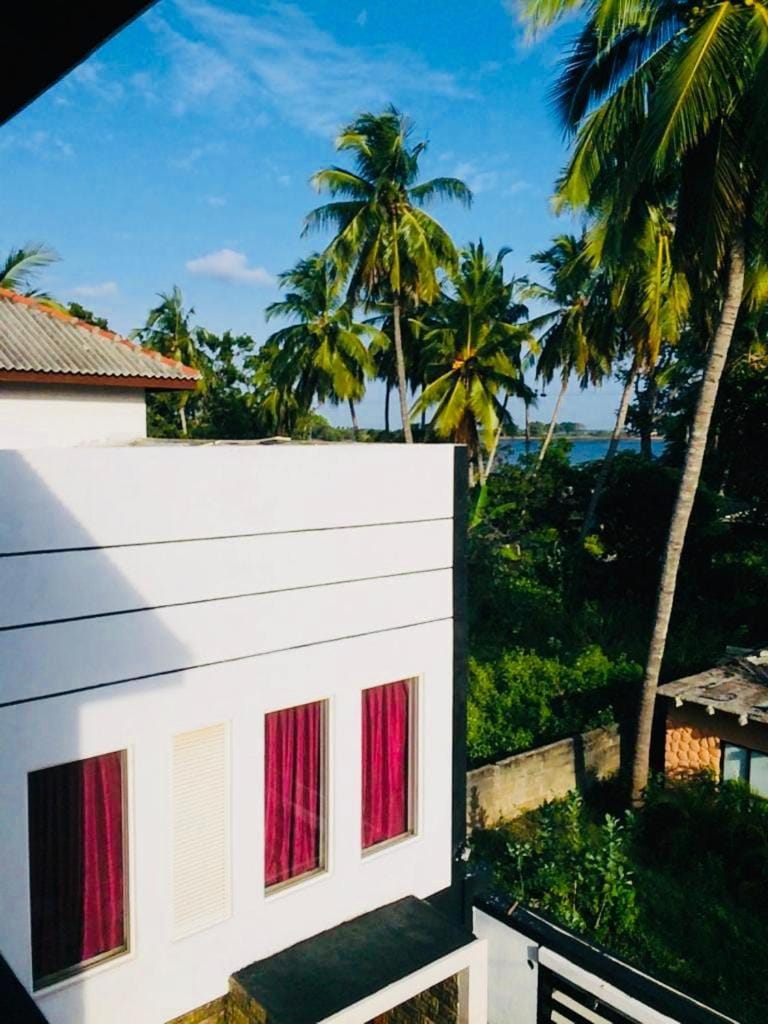 Hotel Miami Hotel in Sri Lanka