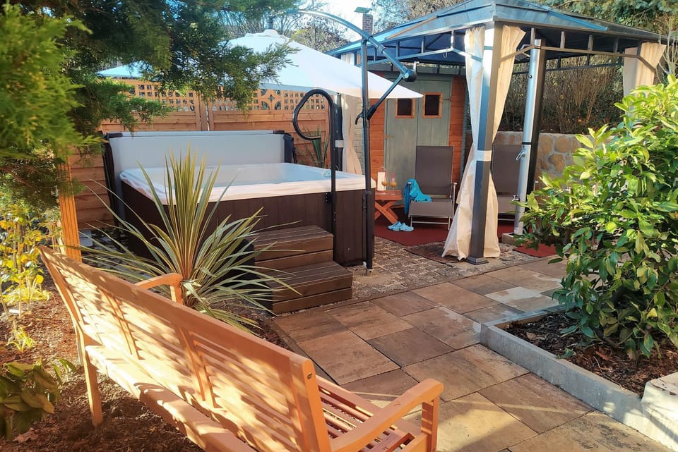 Patio, Summer, Hot Tub