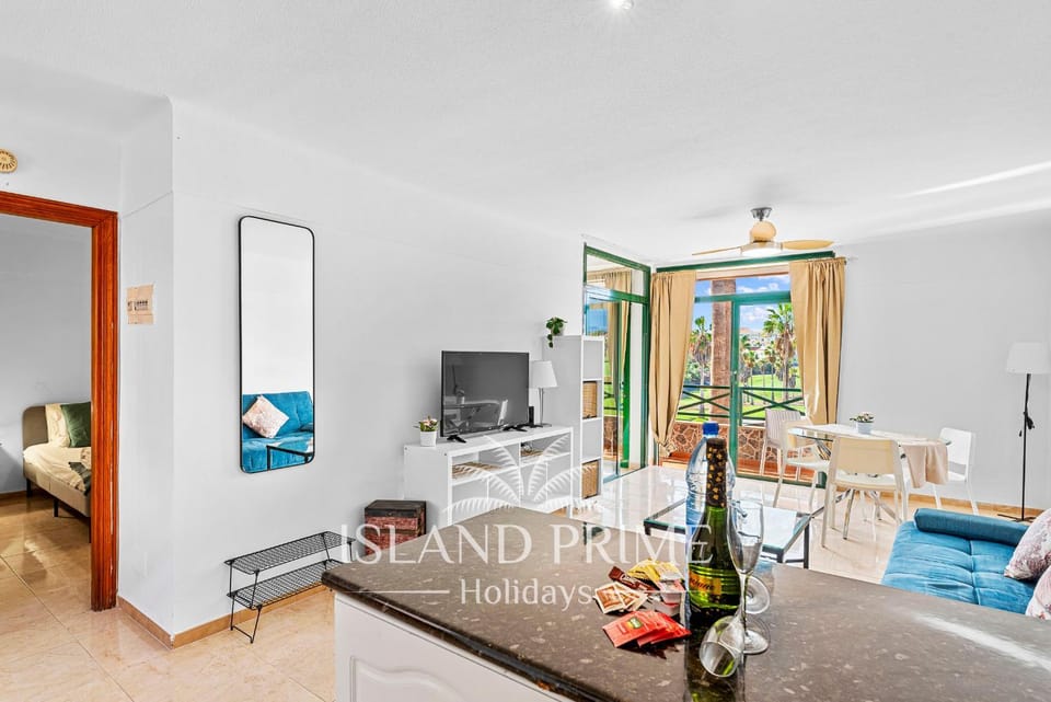 TV and multimedia, Kitchen or kitchenette, Living room