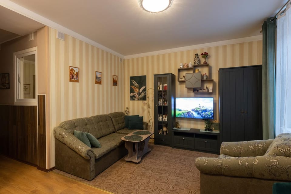 Communal lounge/ TV room, TV and multimedia, Living room, Seating area