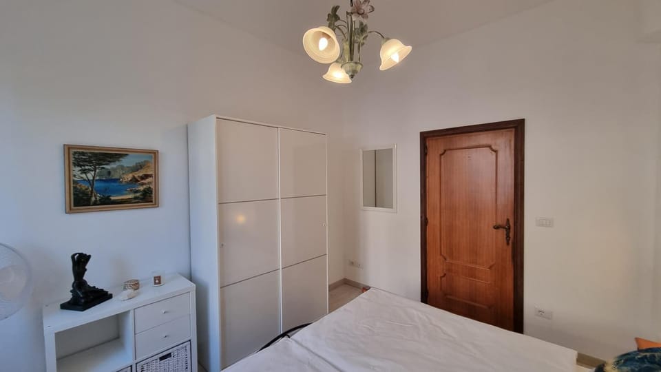 Bedroom, wardrobe