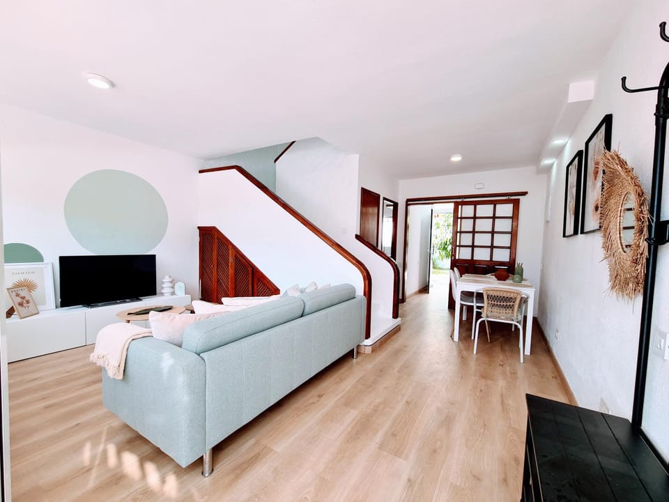 TV and multimedia, Living room, Seating area