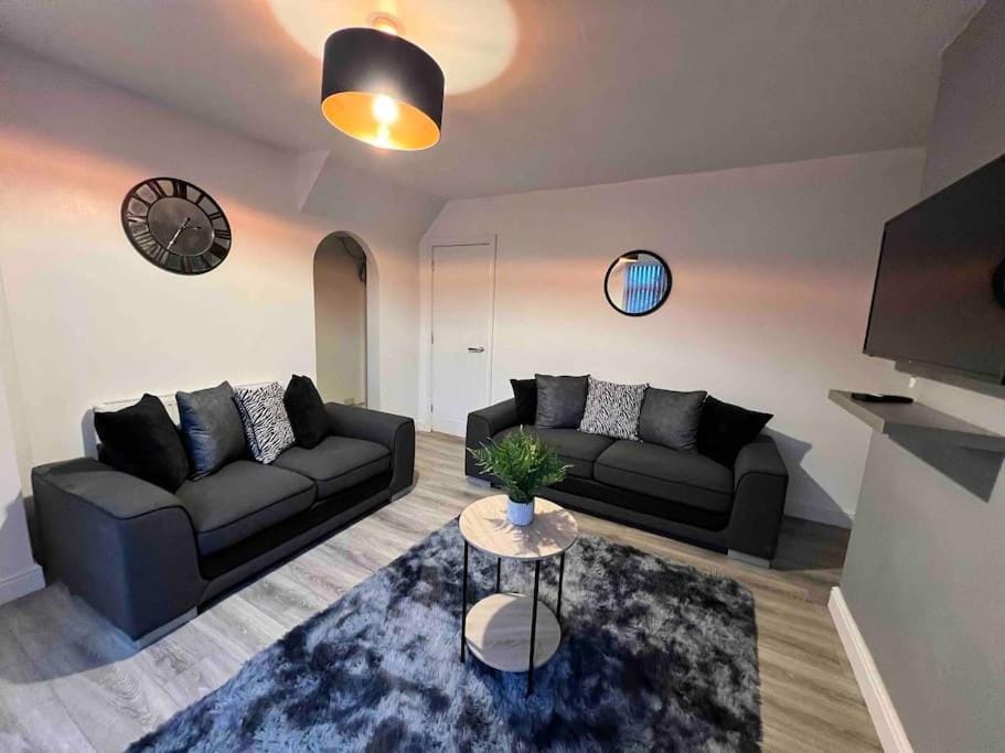 Flaxton-Luxurious Home near NEC, BHX Apartment in Metropolitan Borough of Solihull