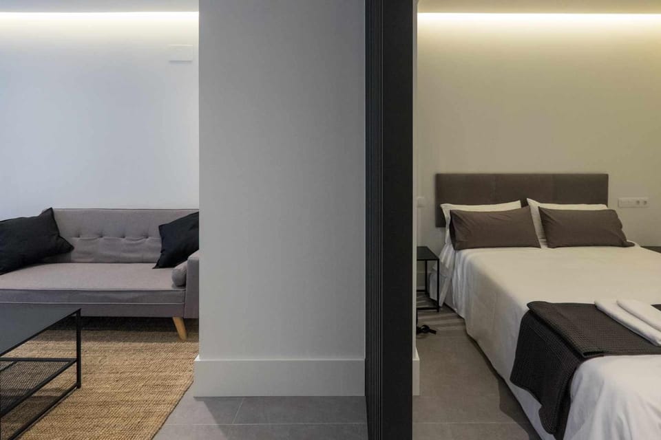 Bed, Living room