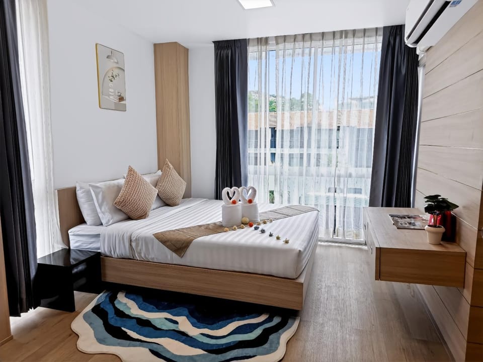 Bed, Bedroom, towels