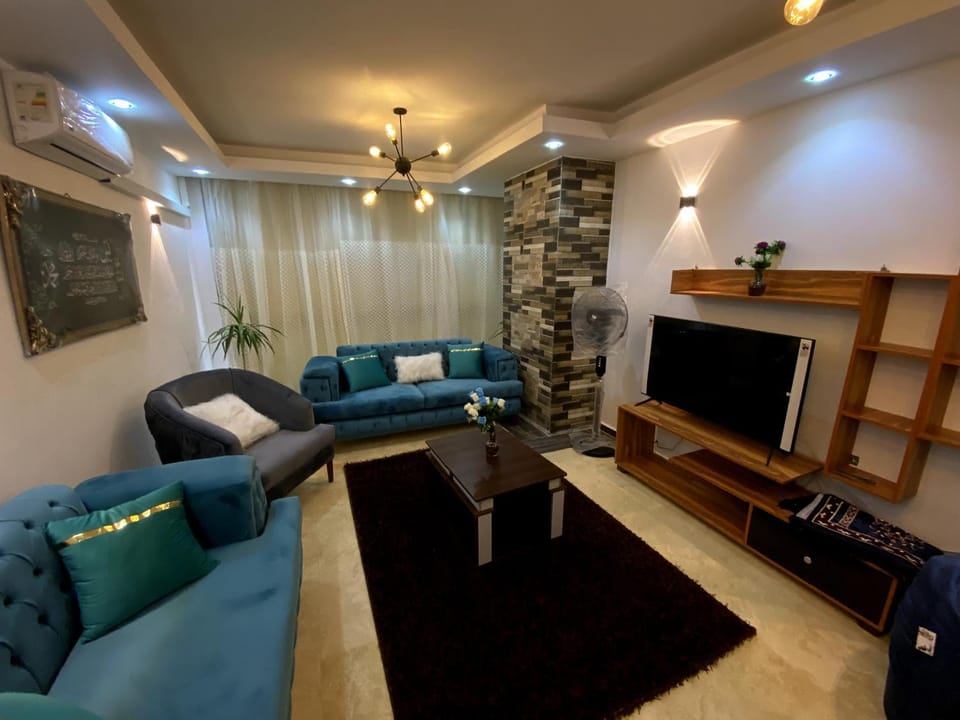 TV and multimedia, Seating area, air conditioner